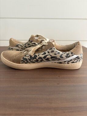 Women’s Beige Leopard Print Casual Sneakers